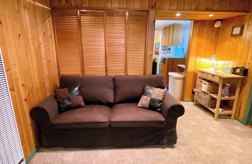 Green Valley Lake Cabin | Charming 2-bedroom cabin in Green Valley Lake with AC, WiFi