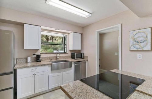 Auburn Apartment | Charming 2-bedroom apartment with AC, WiFi in lovely Auburn