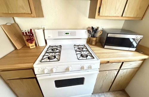 Redding Apartment | Charming 2-bedroom Gem! Bright 2BR, Pool, Dogs Welcome 30+ Day Stays. Wash/Dryer