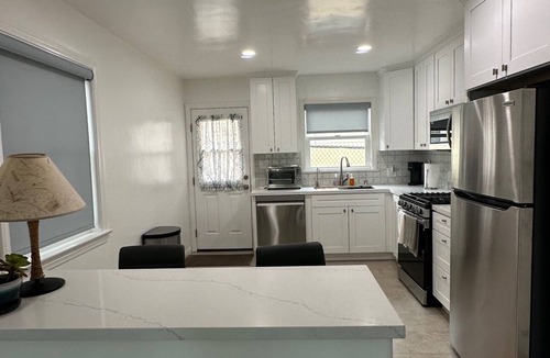 Point Loma Heights House | Charming 2-bedroom house in Point Loma California with garage and outdoor patio.