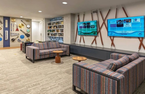 West End Hotel | Charming 2-bedroom Suite in Lovely Austin with Rooftop Pool!