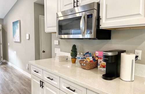 Ontario House | Charming 2bed 1bath Private pool self check-in Medical Center Downtwon Disney
