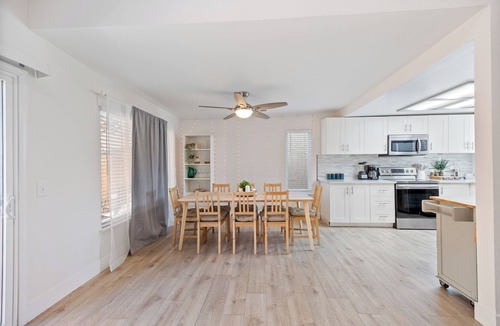 South Natomas House | Charming 3-bedroom house in Sacramento with WiFi and AC