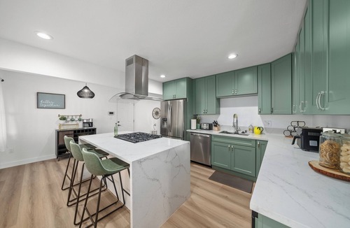 National City House | Charming 3 BEDS,Pool, Hot tub,15Min To ZOO SeaWorld Sesame Place, AirPort