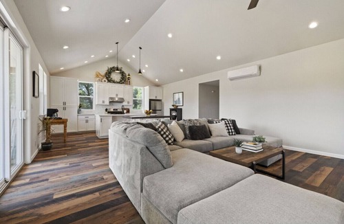 Sonora House | Charming Acres Farmhouse/Family/Pets/AC/Starling