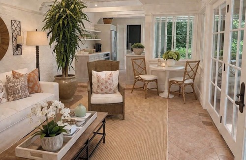 The Flats Cottage | Charming and Chic Beverly Hills Cottage/Guesthouse steps from BH Hotel.Private.