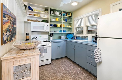 Old Towne House | Charming Beach Bungalow