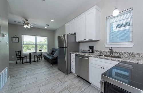 San Leon Cabin | Charming cabin with full kitchen! Unit 1/6