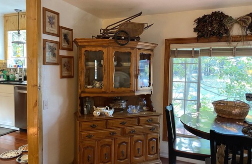Christmas Valley Cabin | Charming, Cozy, Cottage. Location Perfect for Outdoor enthusiasts and Couples