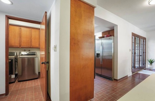 Sunset Junction House | Charming Cozy Retreat: The Perfect Starting Point for Your LA Adventure!