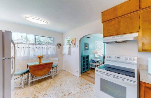 Waldport House | Charming, dog-friendly house with Wifi & W&D - near the river