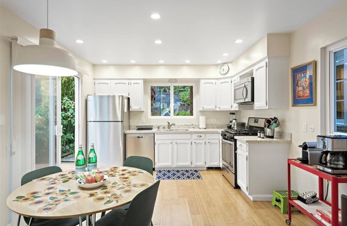 Dolores Heights Apartment | Charming Edwardian Castro District 1BR Apartment