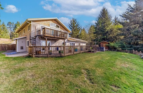 Fortuna House | Charming home with game room, full kitchen, washer/dryer, & patio - dog-friendly
