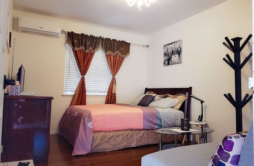 Walnut Valley House | Charming House with Garden