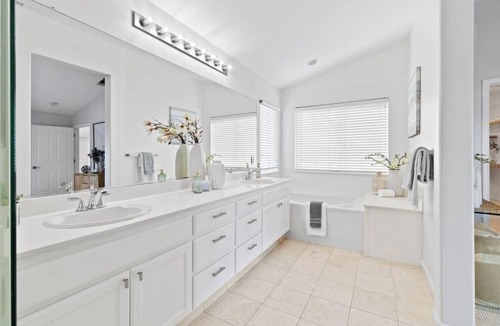 East Palo Alto House | Charming house with WiFi, fitness room, AC in perfect Palo Alto