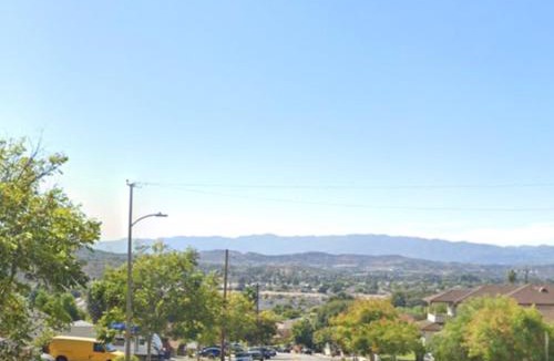 Canyon Country House | Charming pet friendly family getaway Santa Clarita