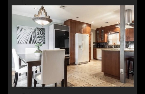 Santa Barbara Estates House | Charming Pompano Beach escape, nr ocean and hotspots, Walk to Beach, Hot Tub.