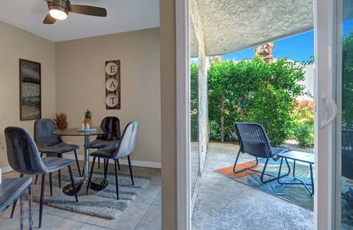 Tahquitz River Estates Condo | Charming pool side condo on the beautiful south side of Palm Springs. n