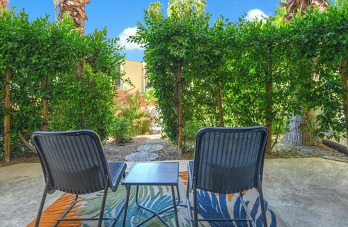 Tahquitz River Estates Condo | Charming pool side condo on the beautiful south side of Palm Springs. n