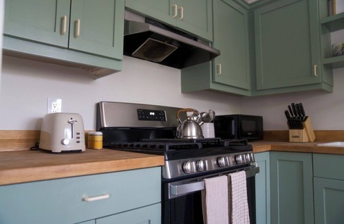 Sunset Junction House | Charming private apt with WiFi, laundry, and AC in the heart of Silver Lake