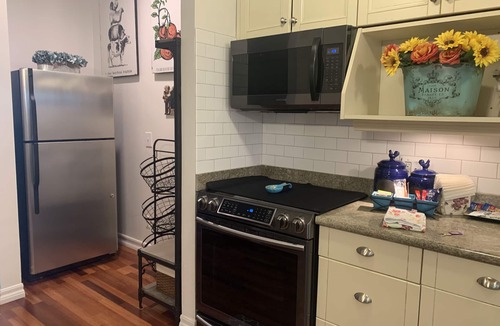 Napa Cottage | Charming Private Cottage in Napa Downtown