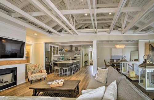 Avalon House | Charming Renovated Avalon Townhome, Walk to Beach!