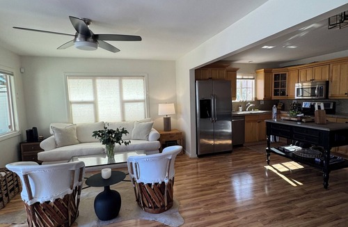 Warm Sands House | Charming Spanish Bungalow & Casita in Palm Springs