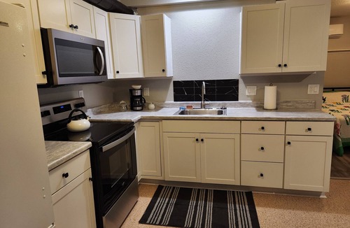 June Lake Apartment | Charming studio with high-speed WiFi and AC in enchanting June Lake