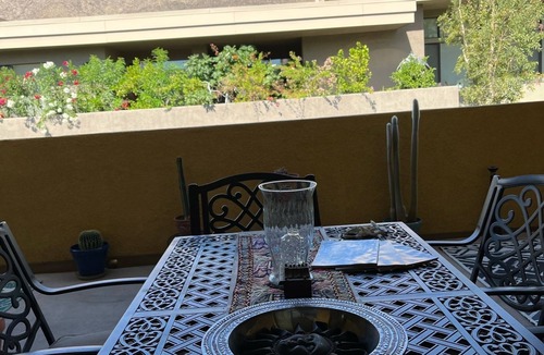 Deepwell Estates Condo | Cheerful condo, graceful complex, useful location: 2BR, patio, mountain views