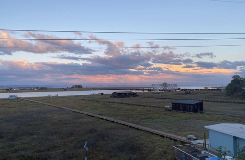 Marin County Cottage | Cheerful Cottage on Marsh. Great location between San Francisco & Wine Country!