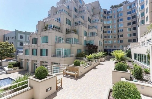Telegraph Hill Apartment | Chic 1-bedroom with fitness room, suna and WiFi in brilliant San Francisco