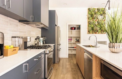 Swede Hill House | Chic & Boutique - Austin Estate | Hot Tub + Game Room *Sleeps 12*