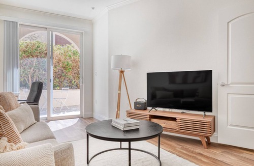 Playa Vista Apartment | Chic Playa Vista 1BR w/ Gym & BBQ, walk to A+ restaurants, by Blueground