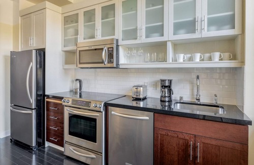Presidio Apartment | Chic Presidio Heights 1BR w/Gym, nr Trails, Beach & Golf, by Blueground