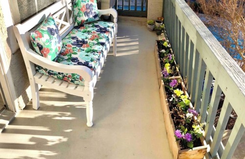 Davis Apartment | Chic Private Cottage with a pool and hot tub.