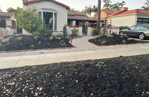 El Miradero House | Classic charm meets California cool in this cozy 1930's Spanish bungalow.