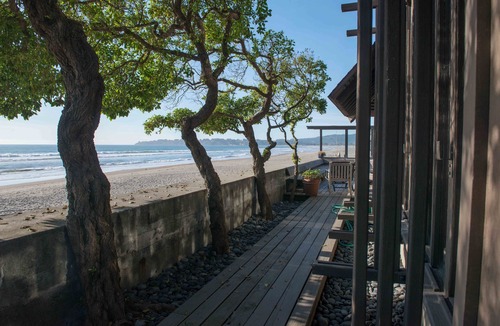Stinson Beach House | Classic Oceanfront Stinson - The Whale House