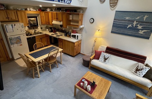 Carrabassett Valley Condo | Classic Sugarloaf slope side Condo near outdoor center trails and Snubber lift