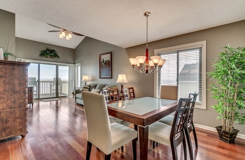 Surfside Beach Condo | Classy, Clean & Elegant Oceanfront 'Penthouse' ~