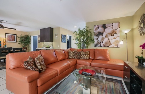 Tahquitz River Estates House | Close to Downtown Palm Springs! Great Location!