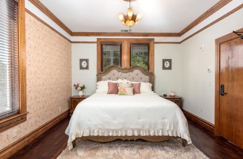 Cloverdale Hotel | Cloverdale House Inn