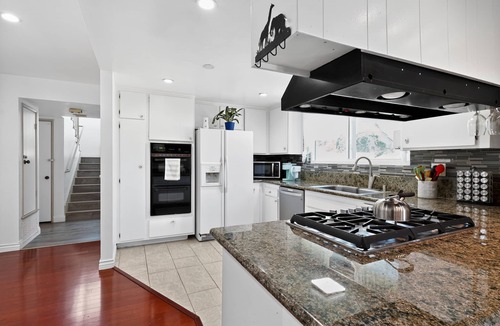 Sea View Estates House | Coastal Escape With Private Mini Golf 4 Bedroom Home