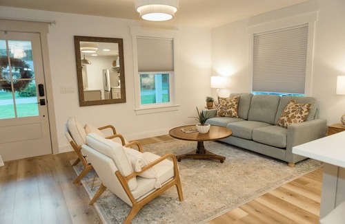St. Marys Cottage | Coastal Getaway/2BR/2BA Cottage + Bonus Room near Downtown & Cumberland Island