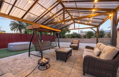 Goleta House | Coastal Home Near UCSB & Airport, Hot Tub, King Beds, Fast Wifi, Sleeps 6