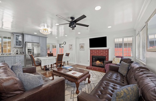 Goleta House | Coastal Home Near UCSB & Airport + Hot Tub, King Beds, Fast Wifi, Sleeps 6
