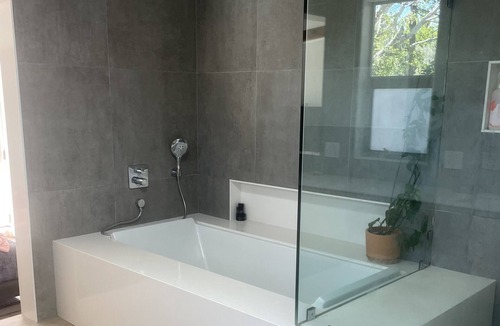 Mar Vista House | Coastal Living in Modern 3Bdrm Home Mar Vista / Santa Monica- 5 min to beach