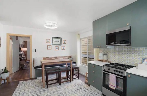 Sharp Park Apartment | Coastal Palm Tree 2BR Retreat Ocean View