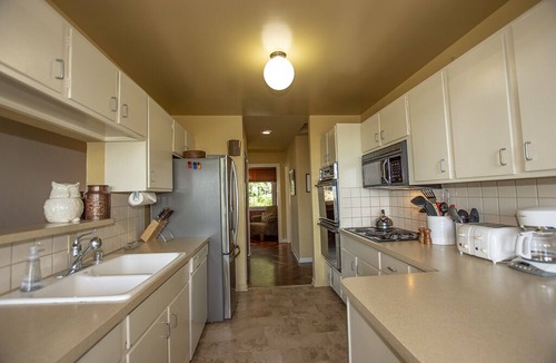 Lake Forest House | Coates by Hauserman Rental Group