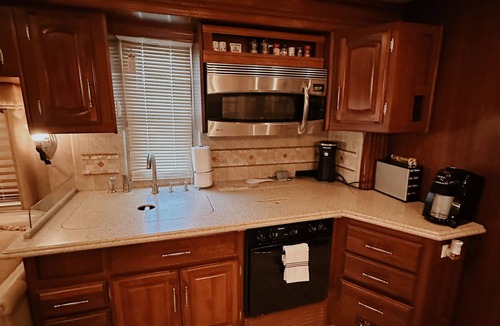 Needles House | Colorado River RV in Enchanting Needles with beautiful views and boat launch.
