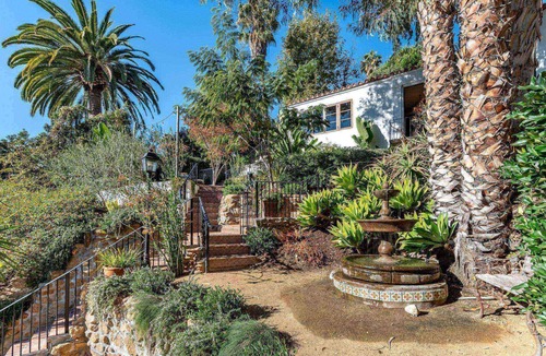 Hollywood Dell House | Come See Why We're 5-Stars! 3 mi Universal Studios. Dogs Ok